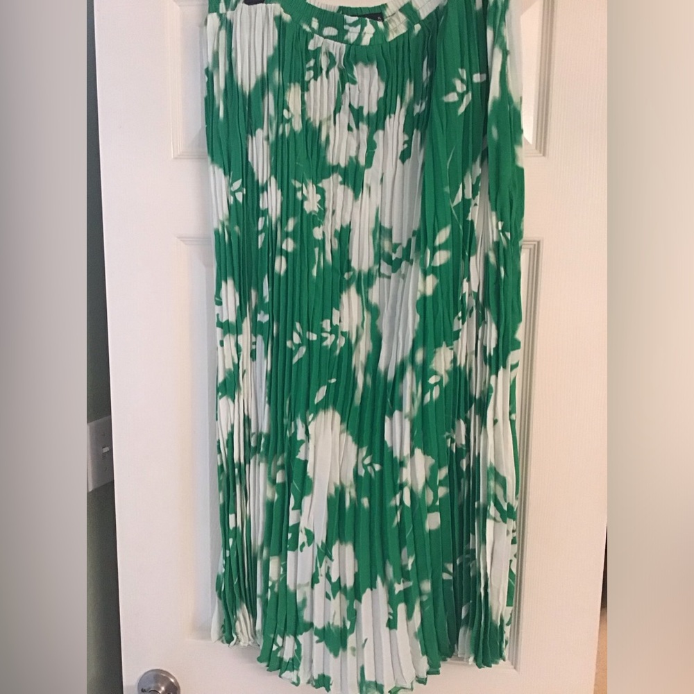Vera wang pleated long skirt